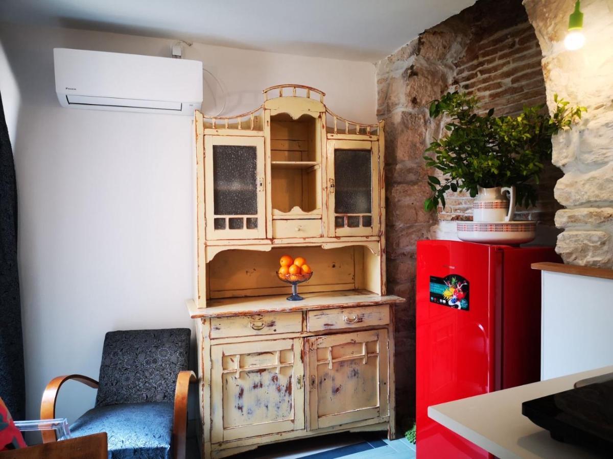 Cres B Studio Apartman Buitenkant foto