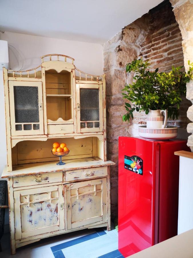Cres B Studio Apartman Buitenkant foto