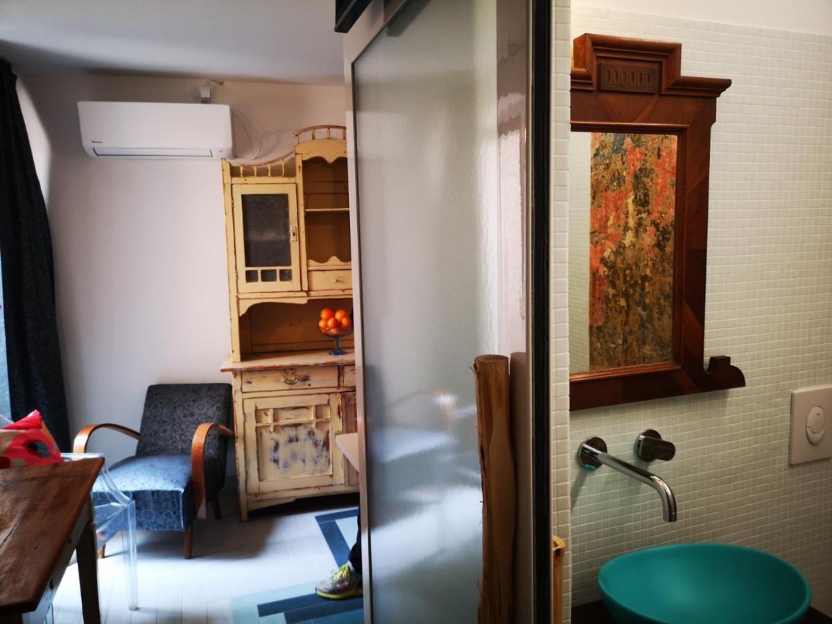 Cres B Studio Apartman Buitenkant foto